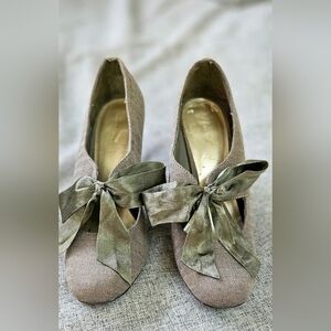 🌟 Rare Herringbone Gray Knit Pump With Satin Bow🌟